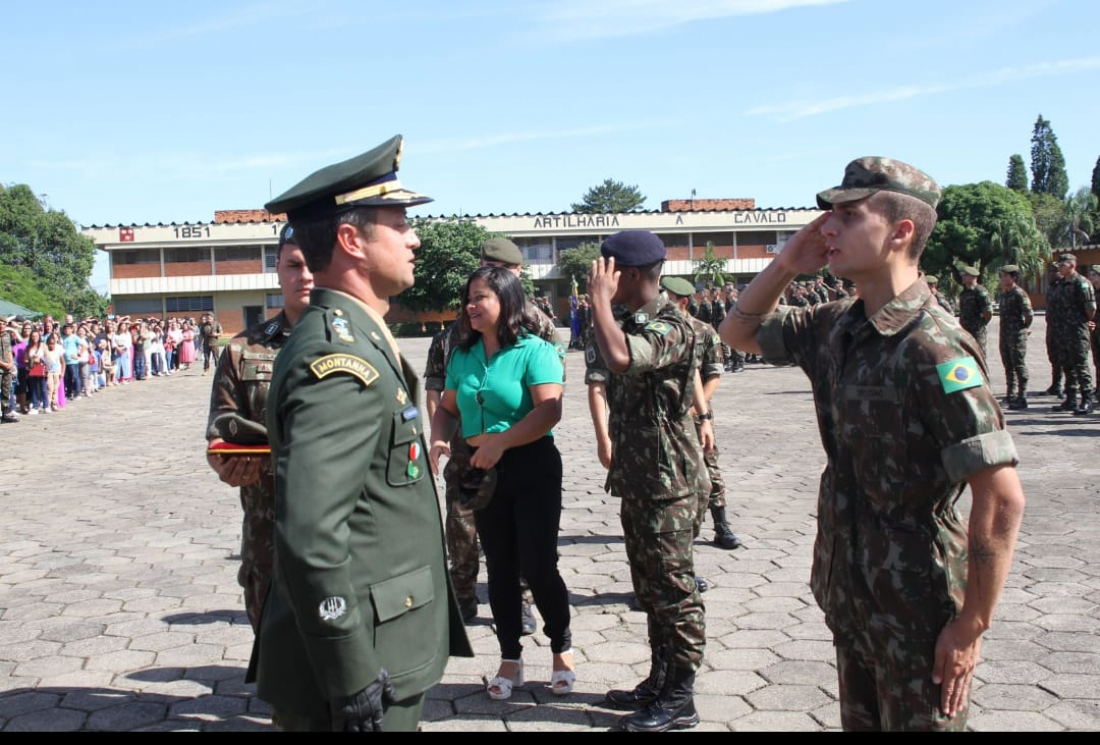 Jovem tubaronense é destaque no quartel do exército em Criciúma