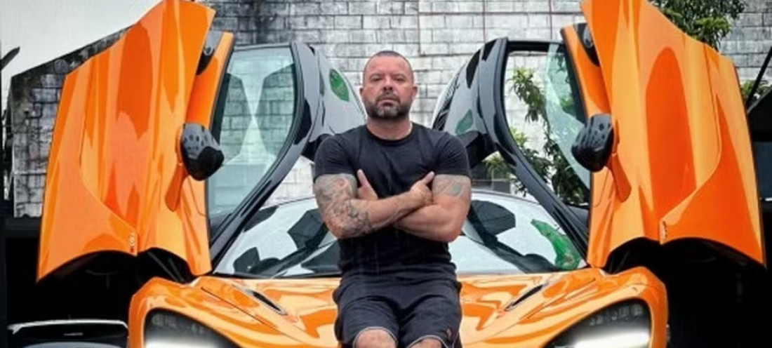 Influencer de 46 anos morre em SC após anestesia geral para tatuagem