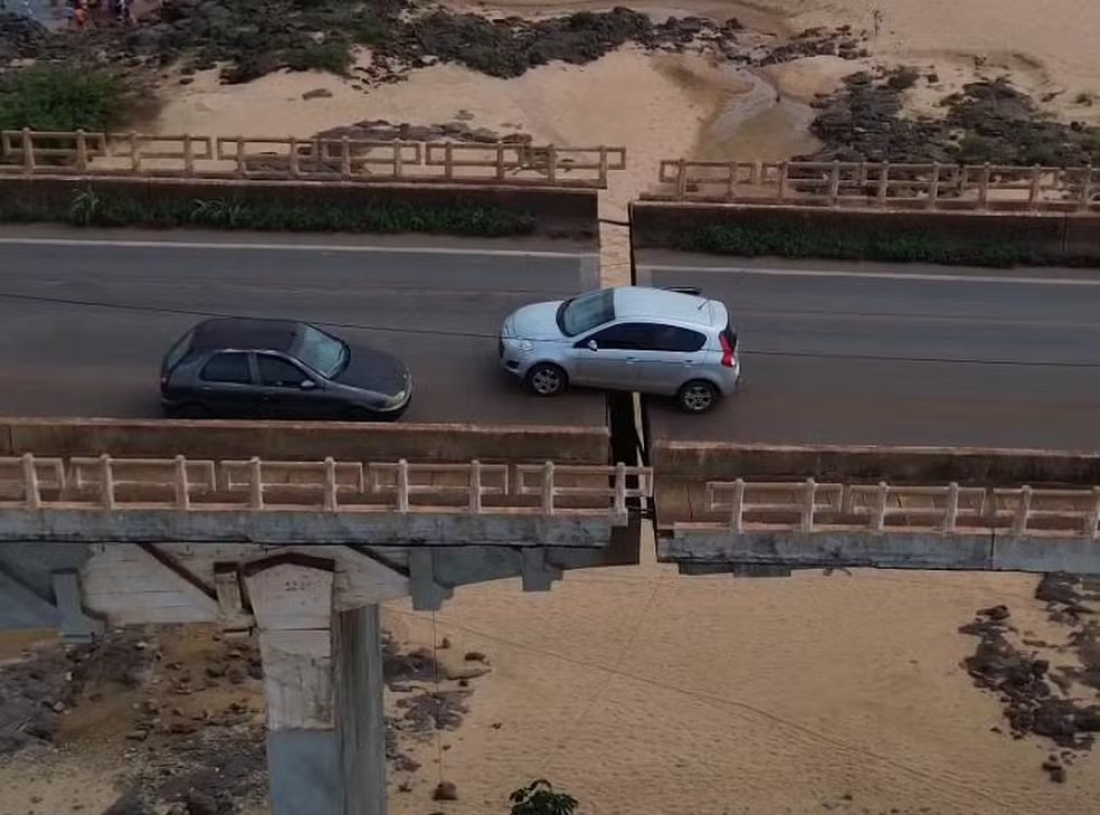 Carro está há um mês preso em ponte que desabou entre Tocantins e Maranhão