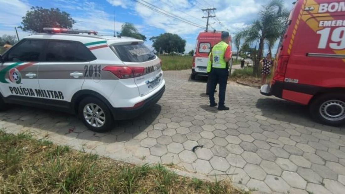 Jovem é preso após empinar moto e causar acidente que matou mulher em Araranguá