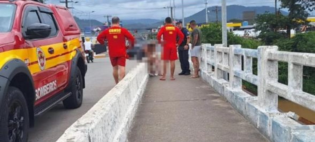 Guarda Municipal e Corpo de Bombeiros de Tubarão salvam homem na Ponte Orlando Francalacci