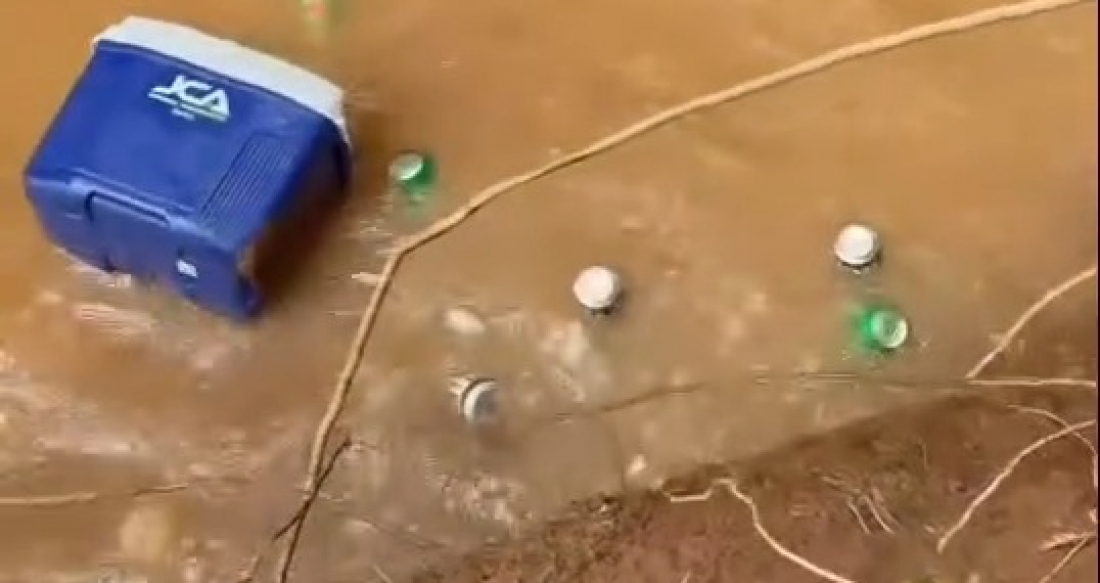 (VÍDEO) Cenas tristes: pescaria acaba com dezenas de latas de cerveja perdidas dentro do rio