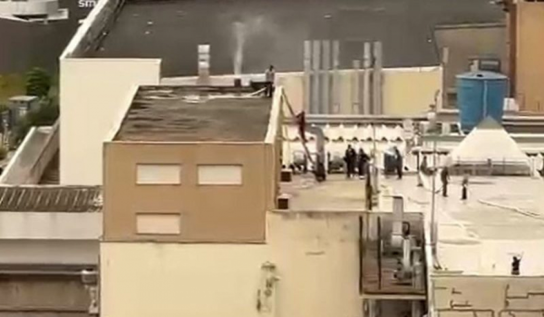 Coifa de churrascaria de shopping Itaguaçu pega fogo e funcionários são evacuados