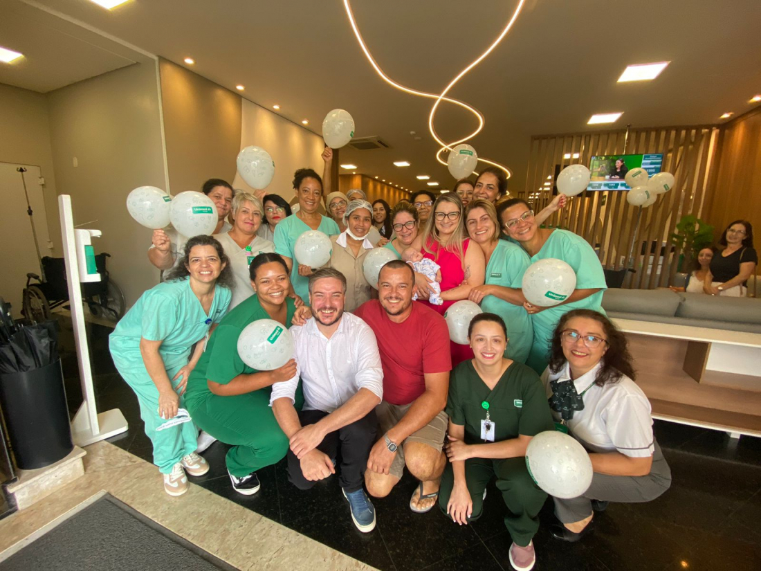 Bebê que nasceu de 24 semanas recebe alta do Hospital Unimed Tubarão