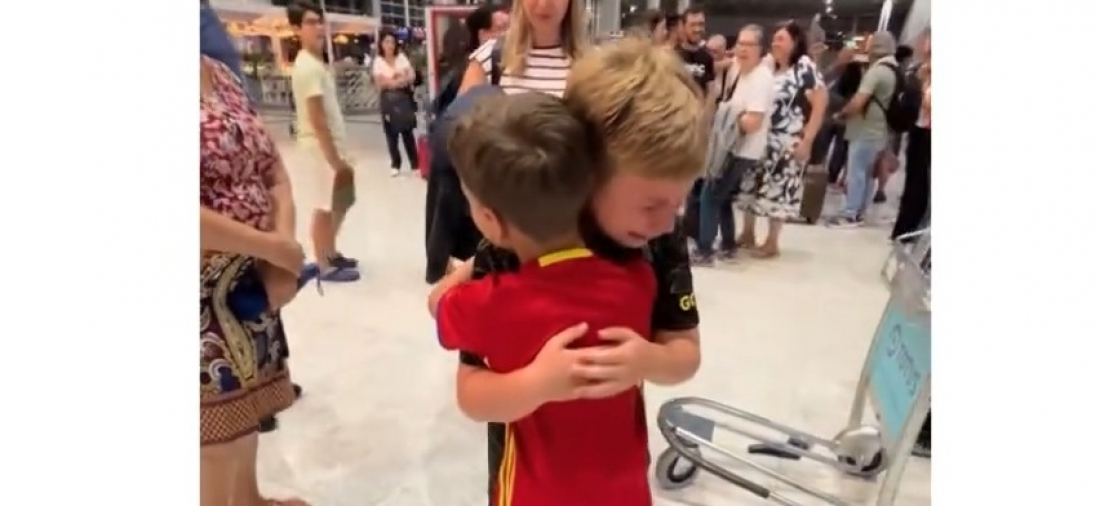 (VÍDEO) Despedida emocionante entre amigos mostra o poder da amizade sincera