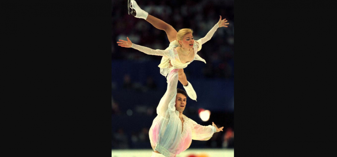 Patinadores dos EUA e campeões mundiais da Rússia estão entre os passageiros de avião que colidiu com helicóptero militar nos EUA