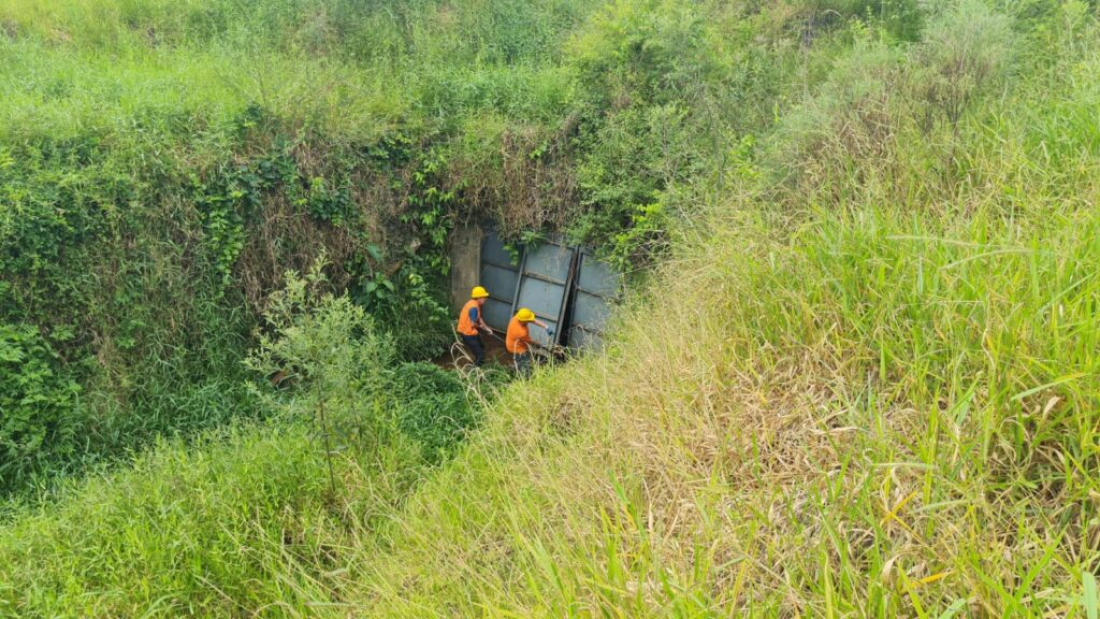 Tubaraõ inicia limpeza de córregos e vistoria de comportas