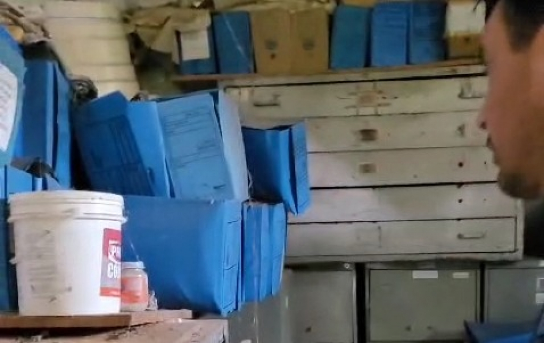 (VÍDEO) Secretário de Serviços Públicos e Zeladoria de Tubarão visita estruturas abandonadas na Câmara de Vereadores de Tubarão