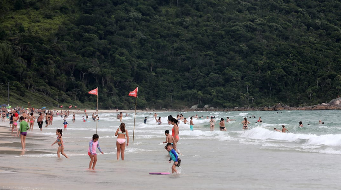 Influência de frente fria mexe no tempo no fim de semana em Santa Catarina; confira a previsão
