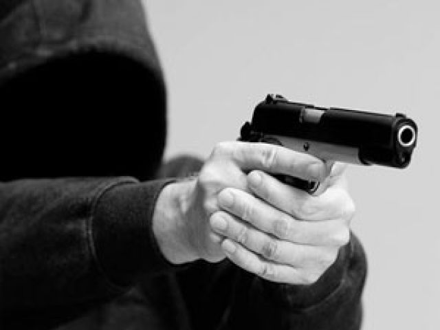 Homem é baleado por conhecido em tentativa de homicídio no Perrixil, em Laguna