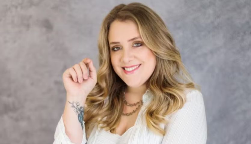 Após sofrer abuso sexual na infância, mulher se torna policial e prende próprio agressor em SC