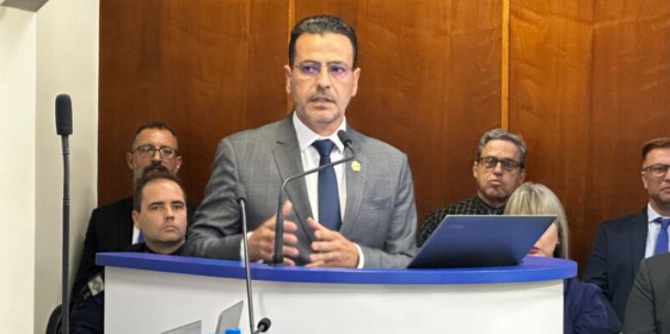 Prefeito Estêner Soratto faz leitura da mensagem anual ao Legislativo, na Câmara de Vereadores