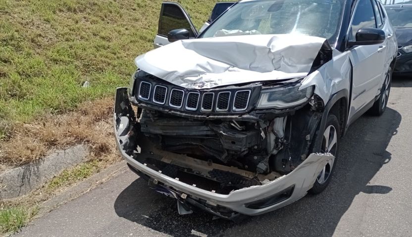 Idosa de 73 anos fica ferida em engavetamento na BR-101, em Pescaria Brava