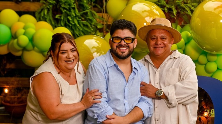 Festa de Aniversário de Rafael Camilo reúne família, influenciadores e empresários em comemoração cristã única em Tubarão