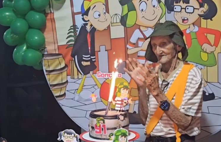 (Vídeo) No país: vovô comemora 91 anos vestido de Chaves e viraliza nas redes sociais