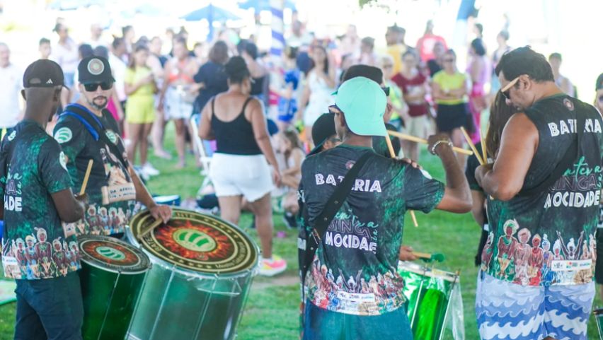 Samba, contação de história e brincadeiras agitam o Carnaval no Parque Diamante
