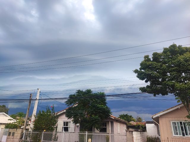 Temporais marcam o fim da tarde desta quinta-feira (6) em SC; calor segue intenso na sexta  