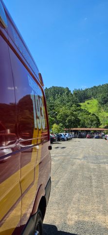 Homem sofre afogamento em parque aquático sem guarda-vidas em Orleans