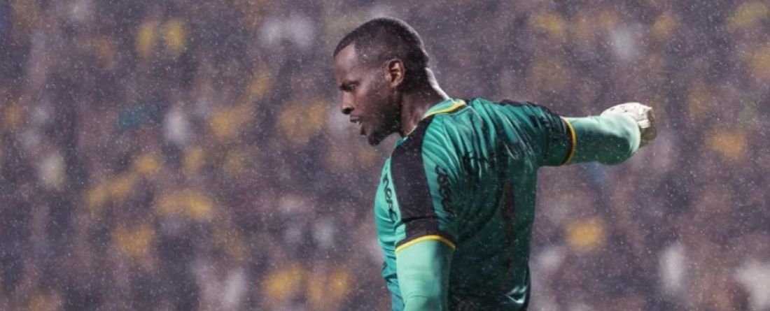 Goleiro do Criciúma relata caso de racismo após empate com o Brusque