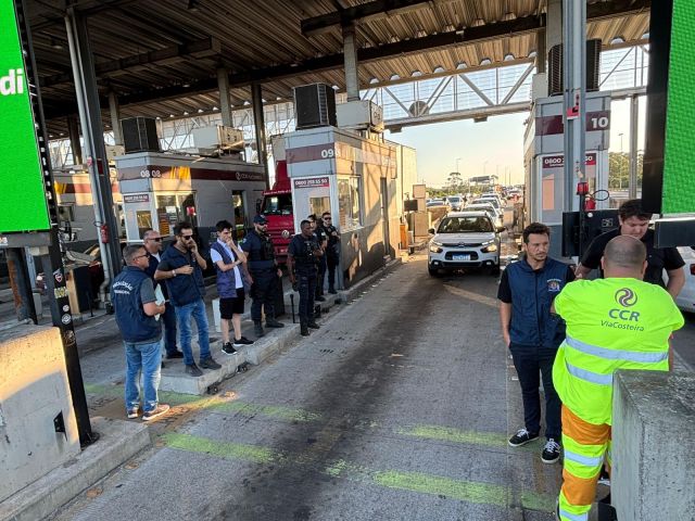 Ação de fiscalização com Procon, deputado e vice-prefeito flagra irregularidades no pedágio de Laguna da BR-101 e cobra providências