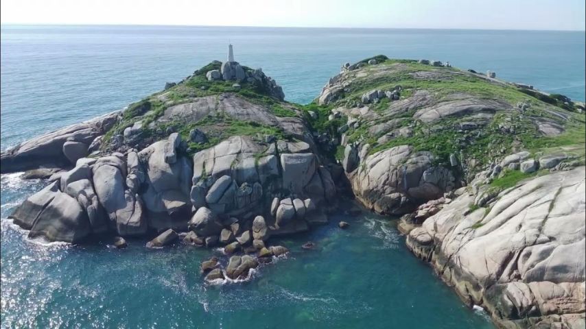 (Vídeo) Equipe do HC desbrava a Ilha dos Lobos, um tesouro escondido em Laguna