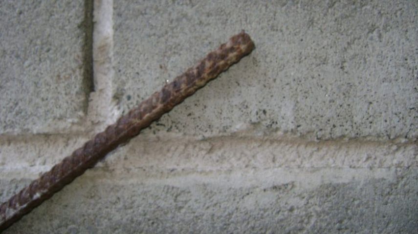 Vigia é agredido com barra de ferro durante roubo em Capivari de Baixo