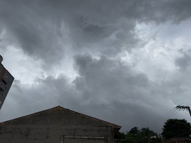 Chuva alivia calor em Tubarão nesta quinta-feira (13); previsão indica instabilidade para sexta-feira (14)  