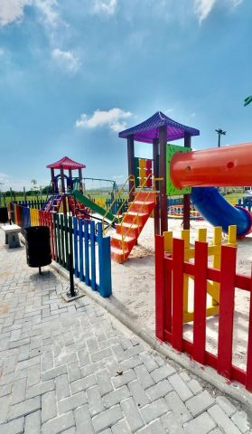 Pescaria Brava comemora inauguração de primeira praça pública e renovação de parceria para penas alternativas