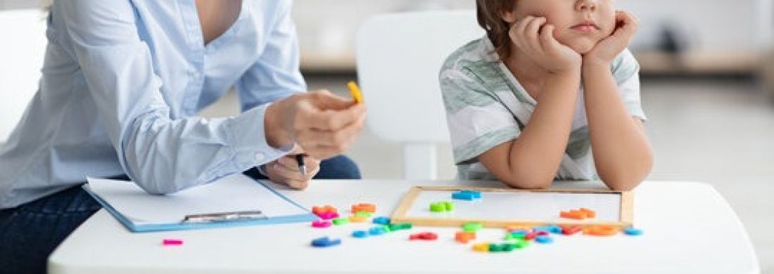 Brasil: psicólogas maltratam e zombam de crianças autistas em clínica