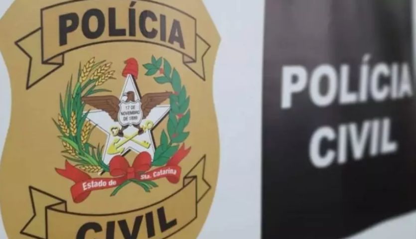 Jovem é preso após invadir casa, ficar nu e se masturbar em Criciúma