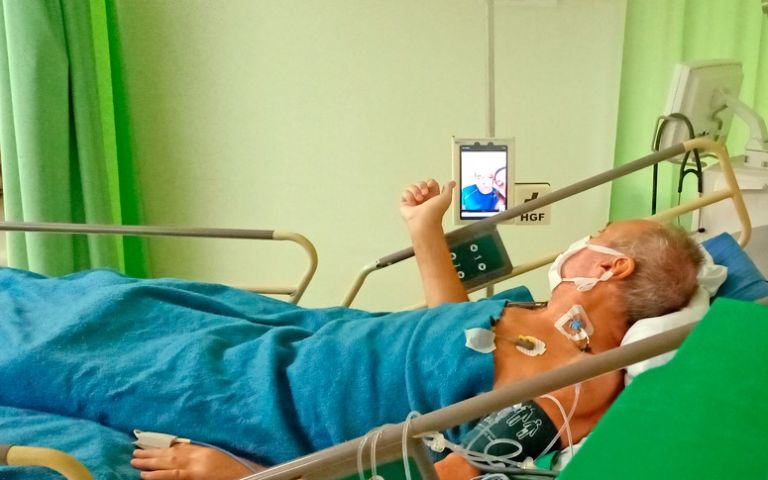 Em SC, pacientes internados em isolamento passam a ter direito a visitas virtuais 