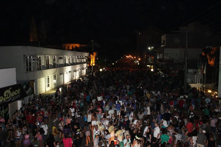 Carnaval de Braço do Norte promete agitar a região com trio elétrico, escola de samba e muita animação