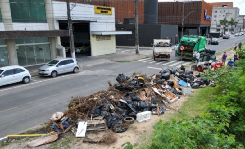 (Vídeo) Mutirão de Limpeza retira 22 toneladas de lixo das margens do Rio Tubarão
