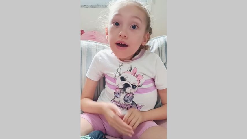 (Vídeo) Família de Lívia Locks lança campanha para manter tratamento contra AME