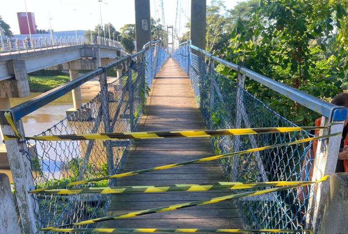 Ponte pênsil do Centro de Tubarão está interditada
