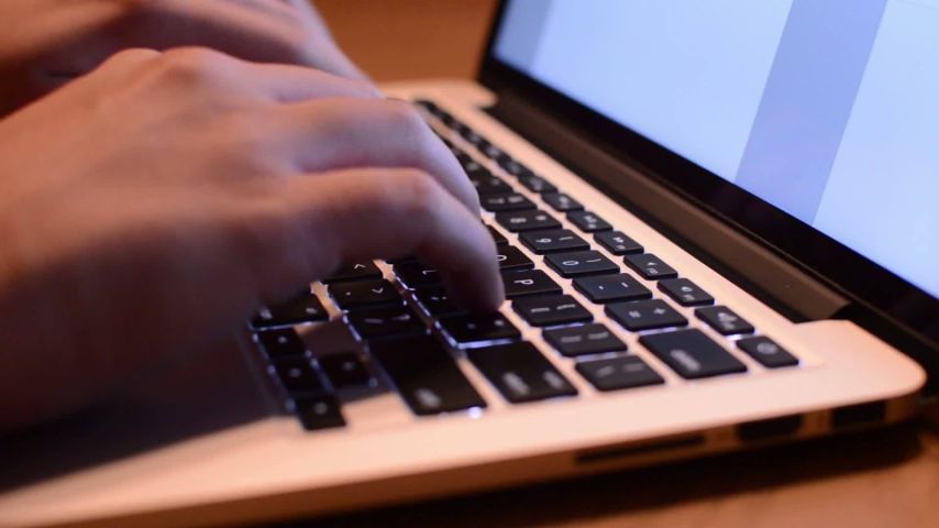 Em SC: estagiária da Justiça Federal é presa por acessar investigações sigilosas