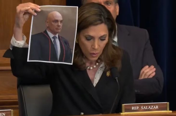 Comissão da Câmara dos EUA aprova projeto para barrar Moraes do país