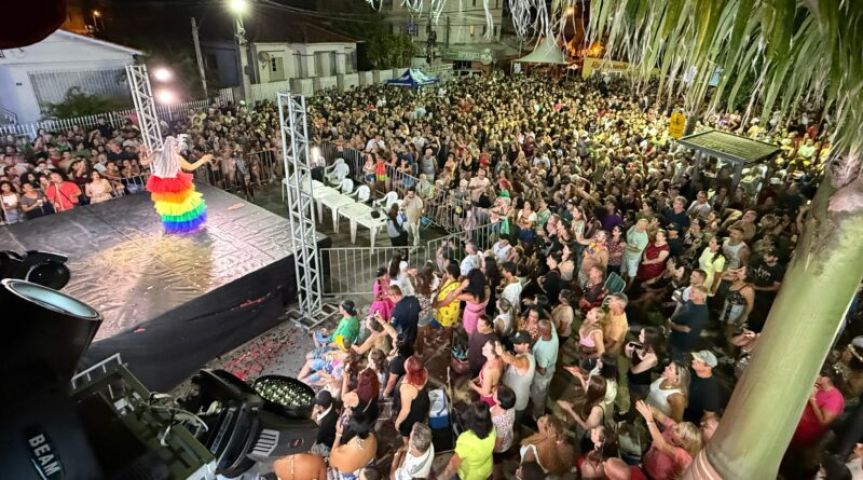 Baile das Bonecas abre o Carnaval 2025, em Laguna