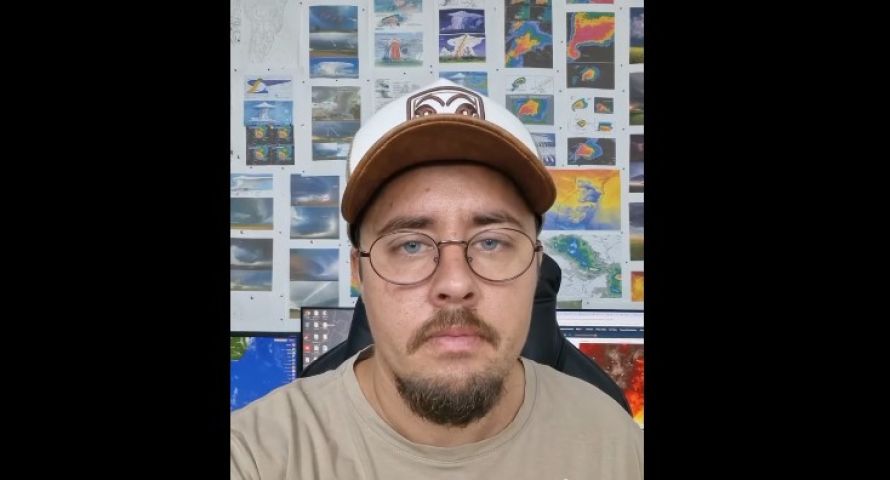 (Vídeo) Onda de calor 'acentuada e escaldante' deve atingir litoral sul de SC nos próximos dias, alerta Piter Scheuer