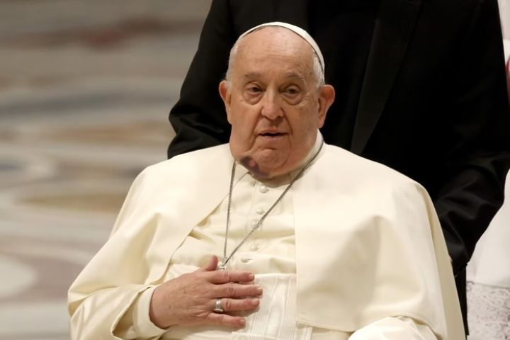 Papa tem 'agravamento repentino' do quadro respiratório