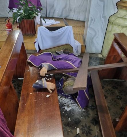 Igreja Matriz em SC é invadida e imagens religiosas centenárias são destruídas