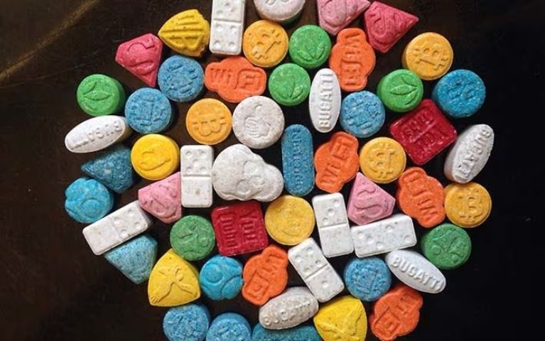 Quatro são presos por tráfico de drogas no Mar Grosso, em Laguna