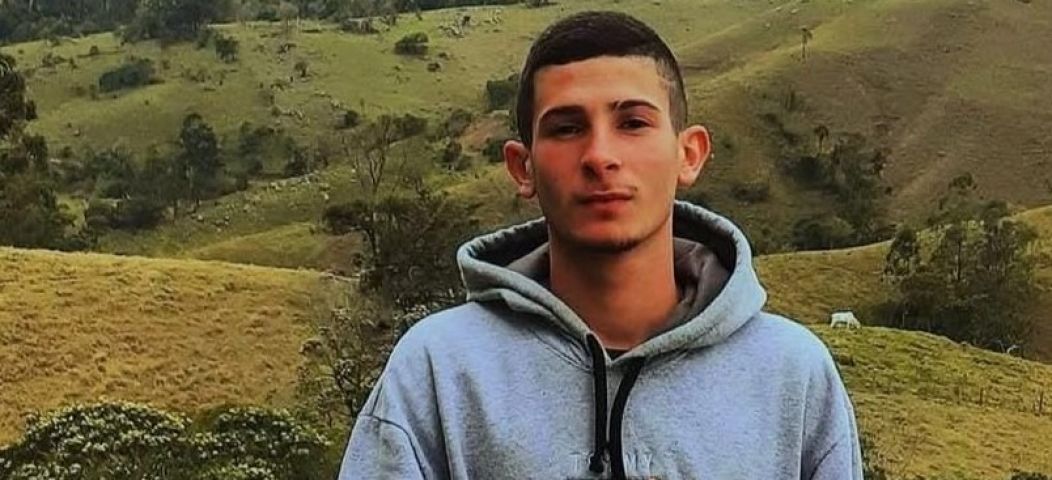 Corpo de jovem que morreu em grave acidente em Pescaria Brava é velado