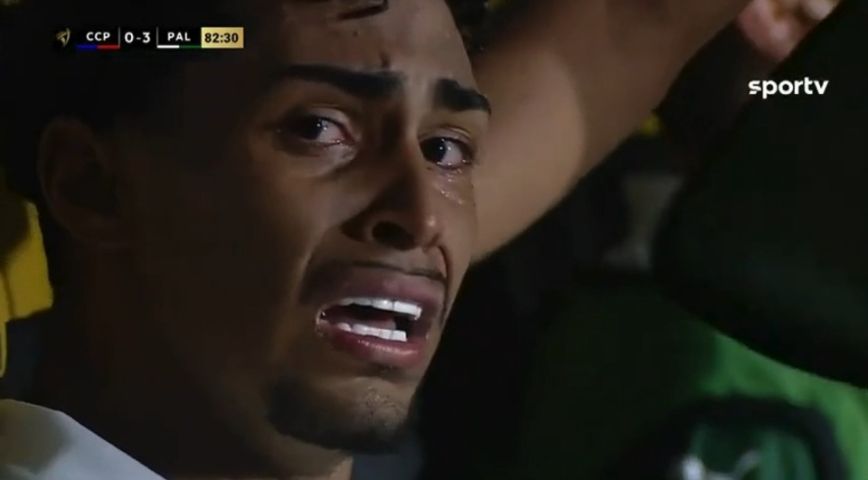 Jogador do Palmeiras sofre racismo no Paraguai e desabafa: 'Foi crime!'