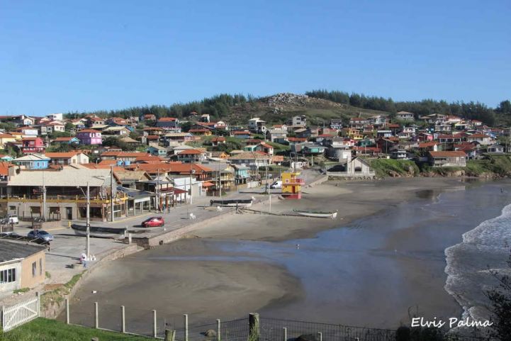 Prainha do Farol é única da região imprópria para banho