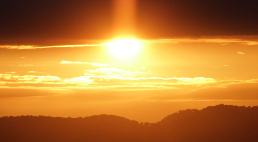 Litoral Sul pode ter até 38°C antes da chegada de temporais no fim de semana