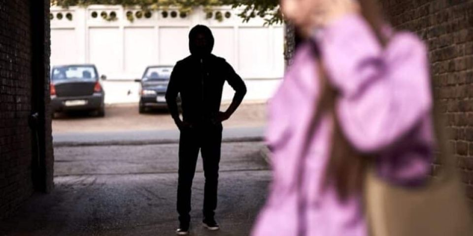 Homem é detido após perseguir ex-companheira em Orleans