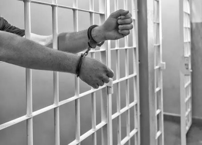 Em SC: homem é preso em flagrante suspeito de envolvimento na morte da namorada adolescente