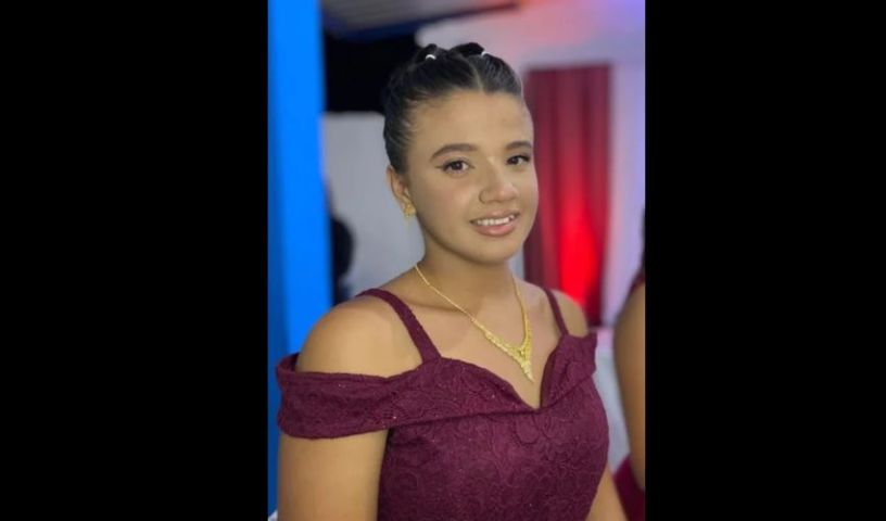 Adolescente de 15 anos morre eletrocutada ao tentar pegar celular carregando no banheiro