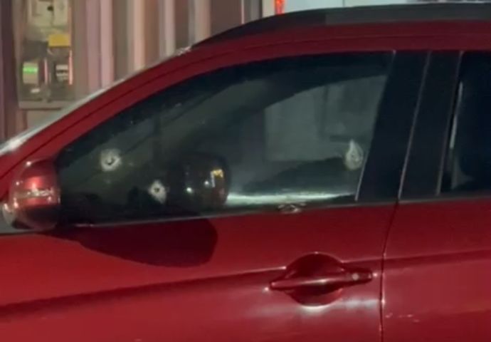 URGENTE: Mulher é alvejada dentro do carro na Avenida Patrício Lima, em Tubarão